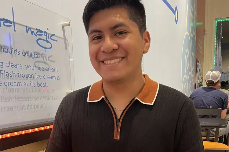 Headshot of Eric